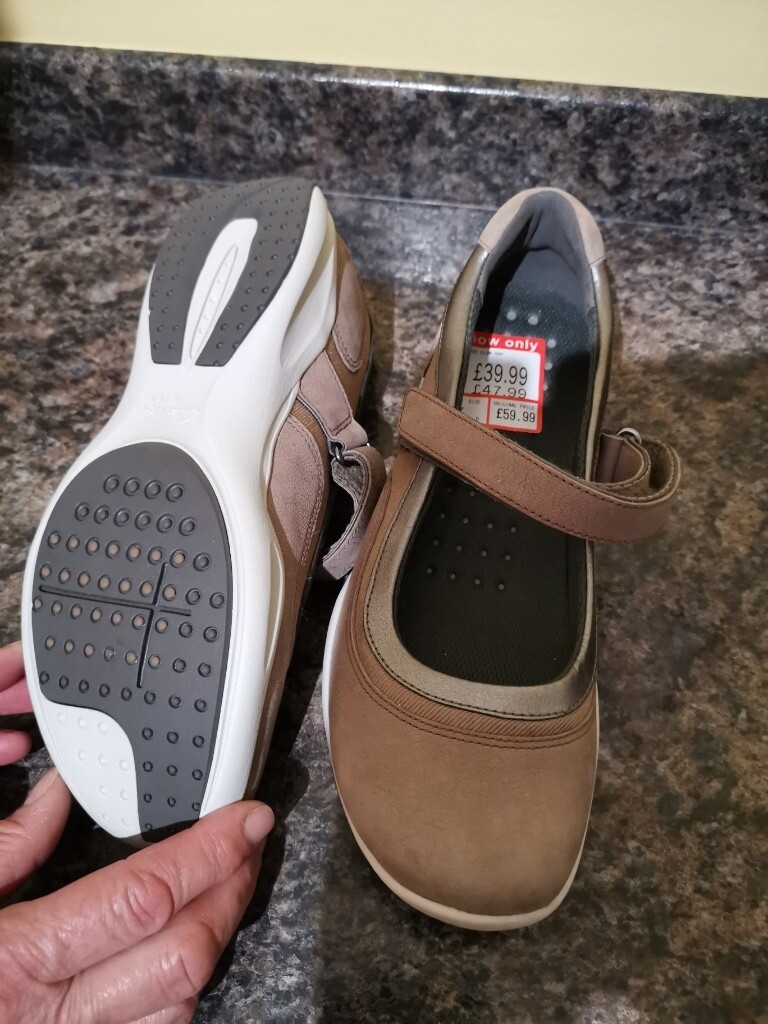 clarks wave walk womens